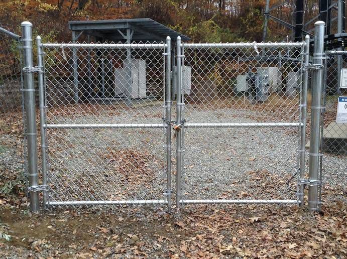 Decorative chainlink fence